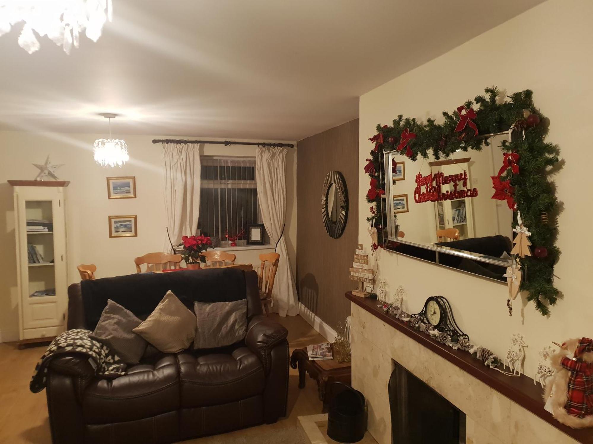 Comfy Quiet Town House Strabane Room photo